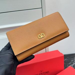 Valentino Large VLogo Signature Bifold Wallet In Grainy Calfskin Brown