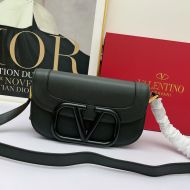 Valentino Large Supervee Shoulder Bag In Calfskin Black