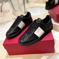 Valentino Upvillage Low-Top Sneakers Unisex Calfskin Black